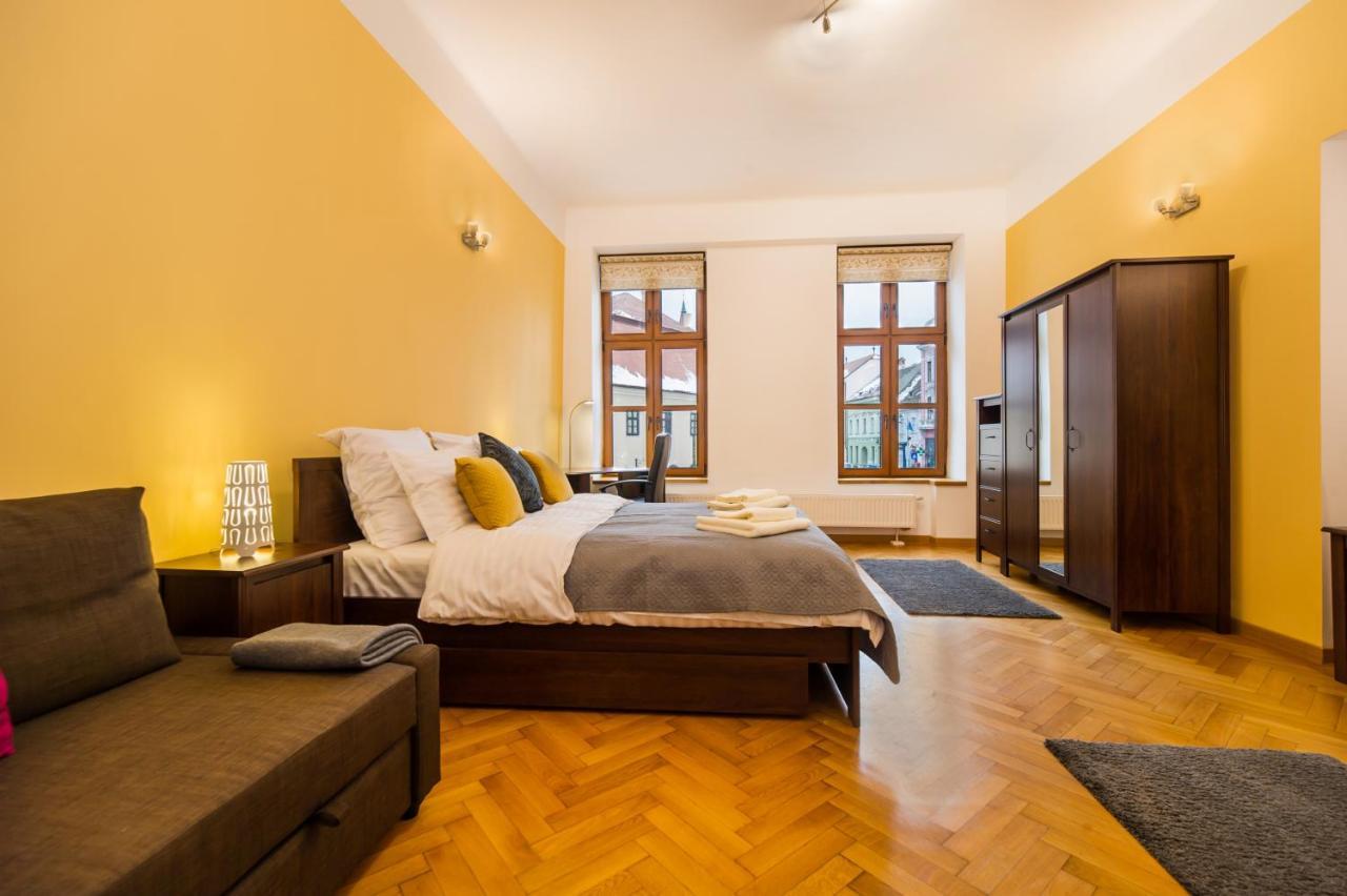 Council Square Estate Apartment *Bull'S Eye* Braszów Zewnętrze zdjęcie